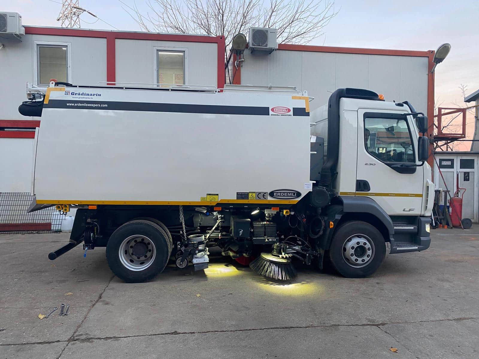 Automăturătoare de parc Egholm Park Ranger 2150 - Grădinariu